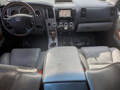 Used 2010 Toyota Sequoia Platinum image 21