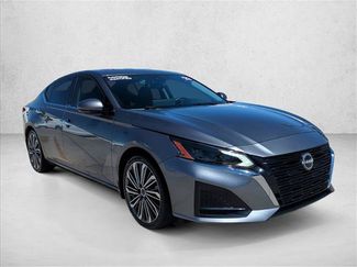 Used 2023 Nissan Altima 2.5 SL FWD video 3