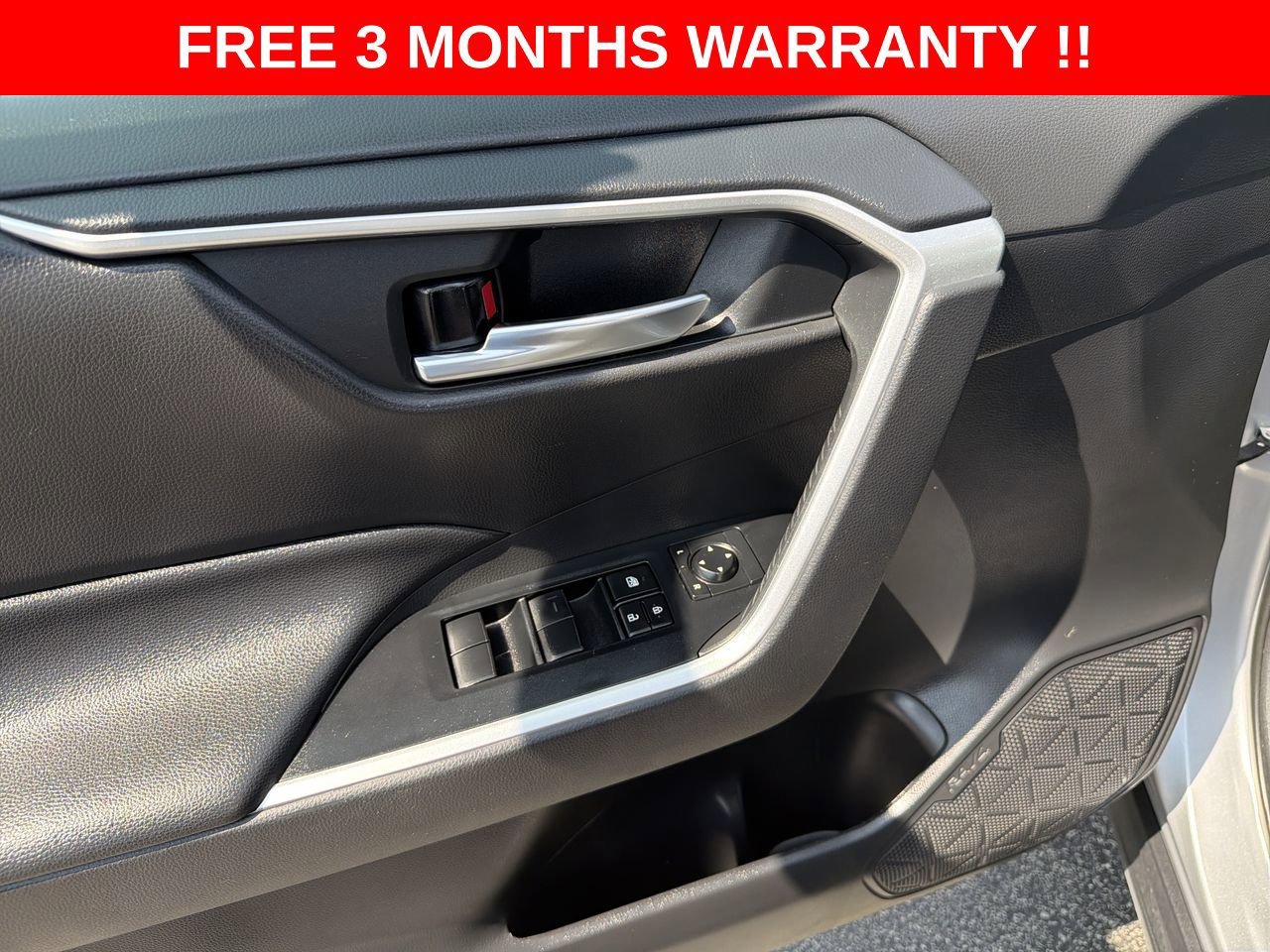 Used 2021 Toyota RAV4 XLE AWD/4WD image 12