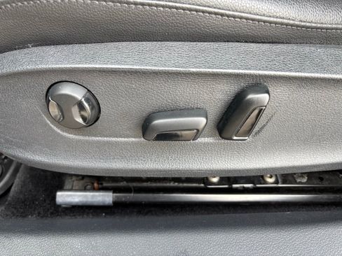 Used 2018 Volkswagen Passat 2.0T SE w/ SE Lighting Package image 15