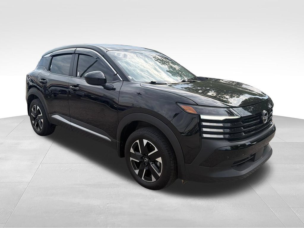 Used 2025 Nissan Kicks SV AWD/4WD image 7