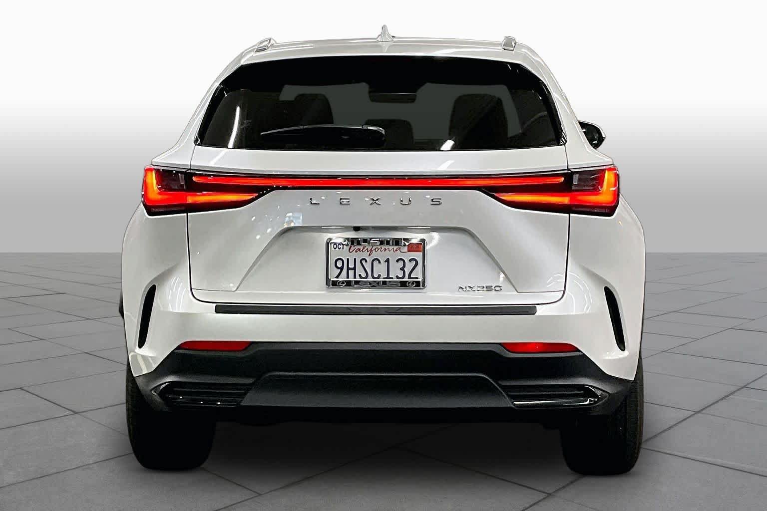 Used 2024 Lexus NX 250 FWD image 4