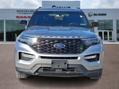 Used 2024 Ford Explorer ST-Line w/ Class IV Trailer Tow Package image 2