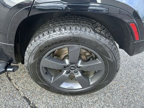 Used 2023 Land Rover Defender 110 V8 image 22