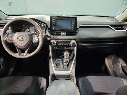 Used 2019 Toyota RAV4 LE image 10