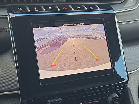 Used 2024 Jeep Grand Cherokee L Laredo image 14