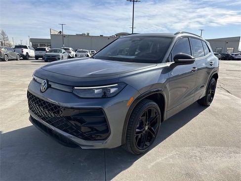 New 2026 Volkswagen Tiguan SE R-Line image 8