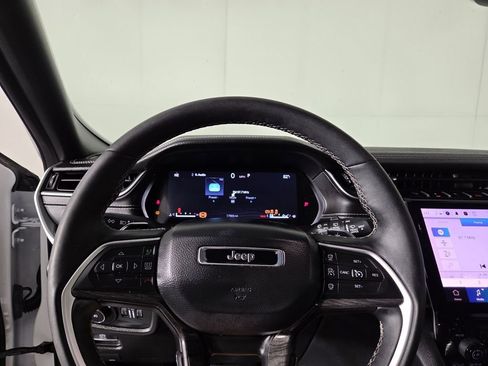 Certified 2025 Jeep Grand Cherokee Limited w/ Luxury Tech Group II image 14