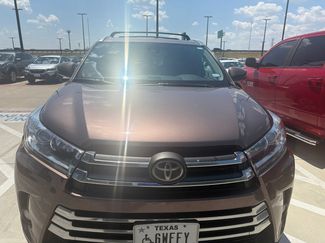 Used 2018 Toyota Highlander Limited FWD video 2