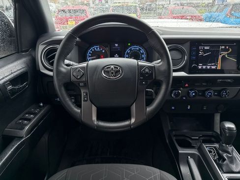 Used 2017 Toyota Tacoma TRD Sport image 20