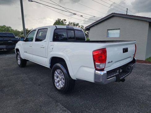 Used 2016 Toyota Tacoma SR5 image 3