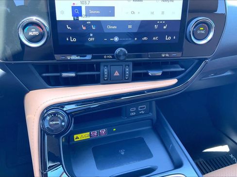 Used 2023 Lexus NX 350 AWD image 34