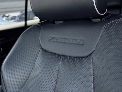 Certified 2025 Jeep Grand Cherokee Summit AWD/4WD image 20