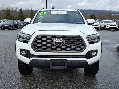 Certified 2023 Toyota Tacoma TRD Off-Road image 2