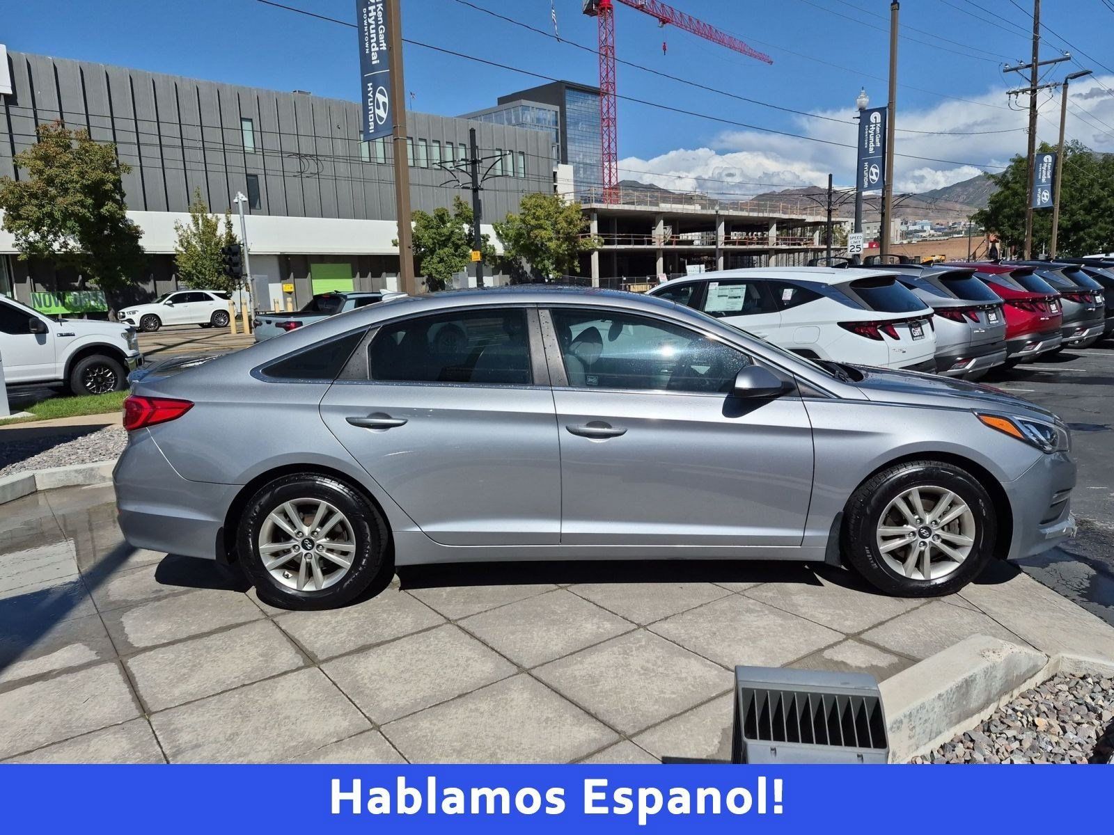 Used 2015 Hyundai Sonata SE w/ Option Group 09 FWD image 2