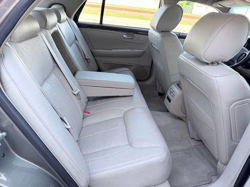 Used 2010 Cadillac DTS Luxury image 19