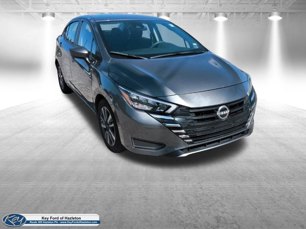 Used 2025 Nissan Versa SV FWD image 2