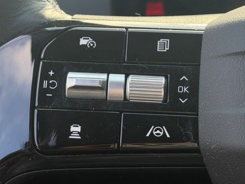 Certified 2026 Kia Sorento LX FWD image 40