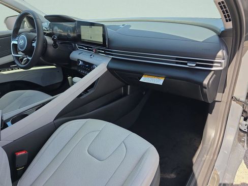 New 2026 Hyundai Elantra Limited image 10