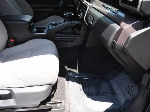 Certified 2025 Toyota Tacoma SR5 AWD/4WD image 25