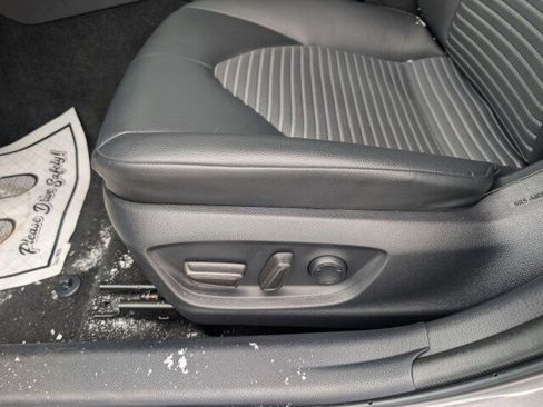 Used 2023 Toyota Camry SE image 16