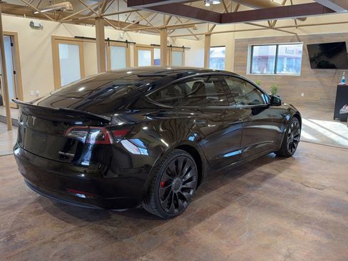 Used 2022 Tesla Model 3 Performance image 4