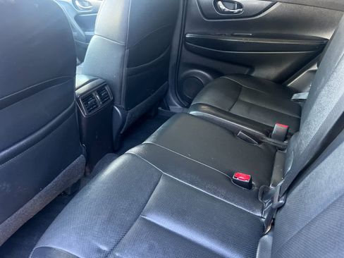 Used 2016 Nissan Rogue SL w/ SL Premium Package image 5