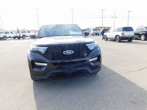 Used 2022 Ford Explorer ST w/ Equipment Group 401A image 8