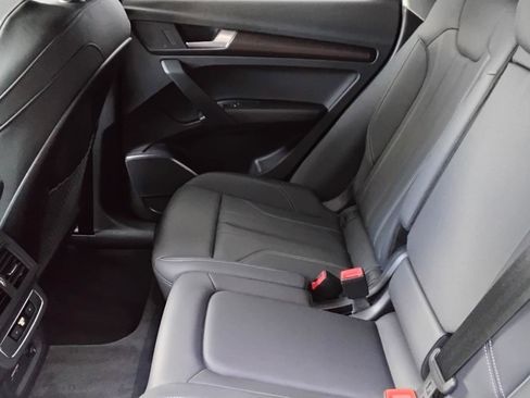 Certified 2024 Audi Q5 e Premium w/ Convenience Package image 20