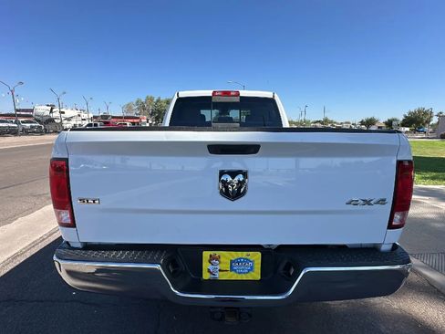 Used 2018 RAM 2500 SLT AWD/4WD image 3