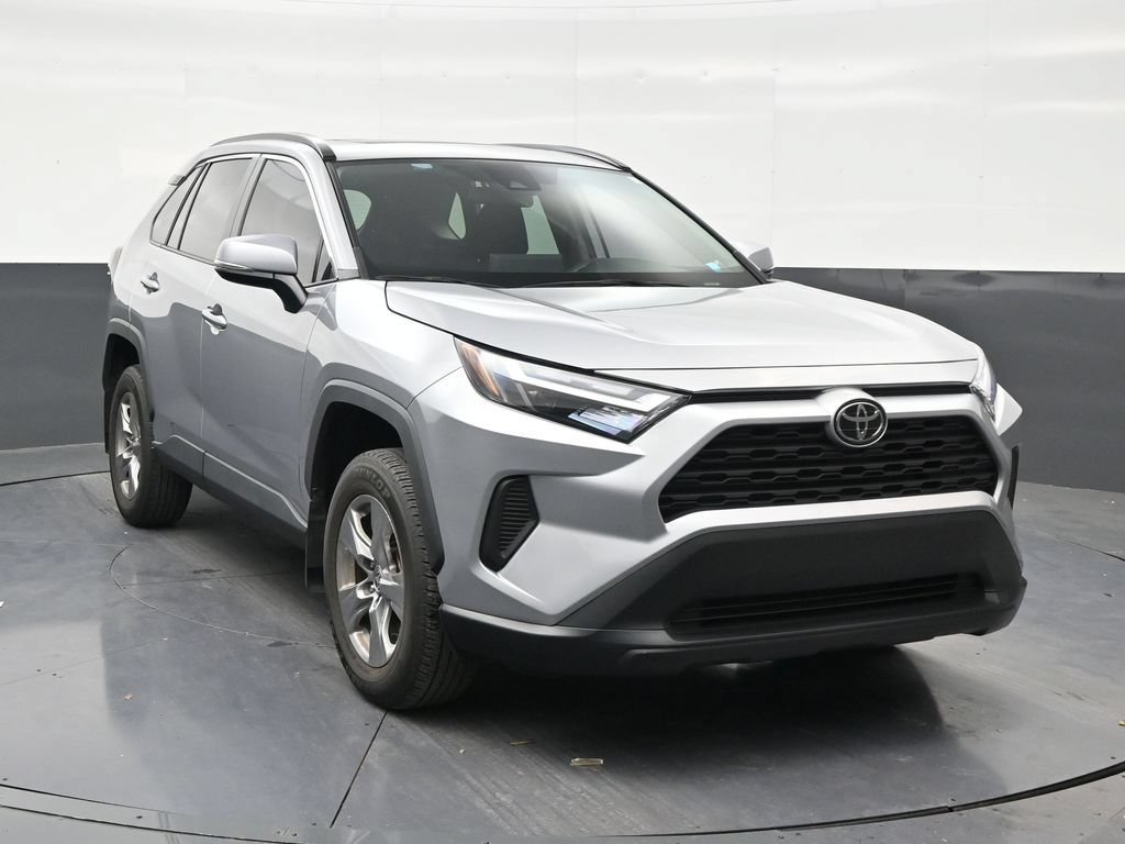Used 2025 Toyota RAV4 XLE w/ Convenience Package FWD image 7