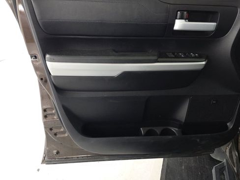 Used 2020 Toyota Tundra Limited w/ Limited Premium Package image 9