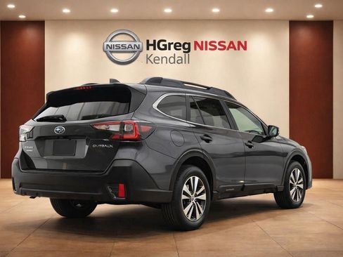 Used 2021 Subaru Outback Premium AWD/4WD image 4