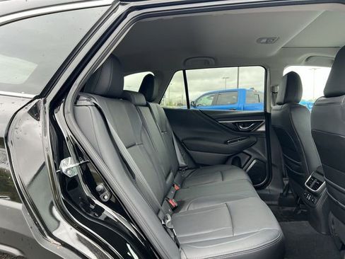 Used 2025 Subaru Outback Limited AWD/4WD image 18