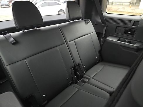 Certified 2025 Hyundai Santa Fe SEL image 12