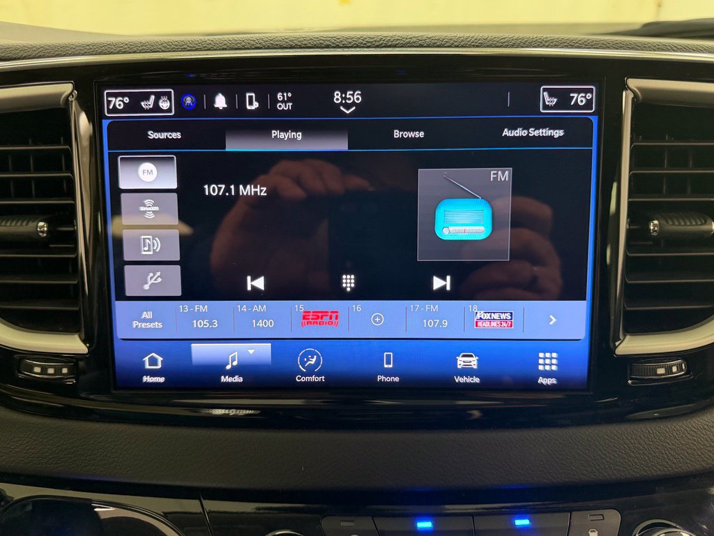 Used 2024 Chrysler Pacifica Touring-L FWD image 27