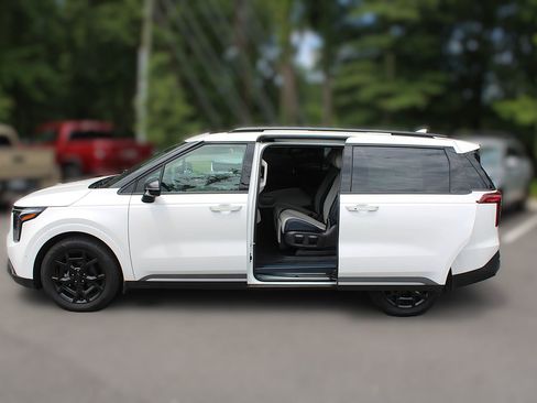 New 2026 Kia Carnival SX FWD image 6