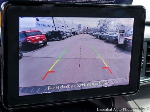 Certified 2022 Ford Explorer XLT w/ Equipment Group 202A AWD/4WD image 17