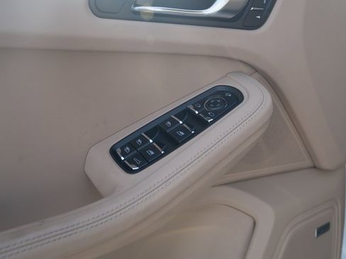 Certified 2023 Porsche Macan Turbo image 16