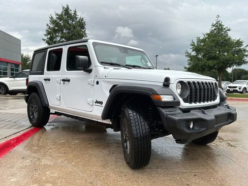 Used 2025 Jeep Wrangler Unlimited Sport AWD/4WD image 4