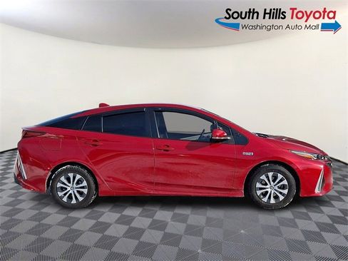 Used 2021 Toyota Prius Prime XLE image 7