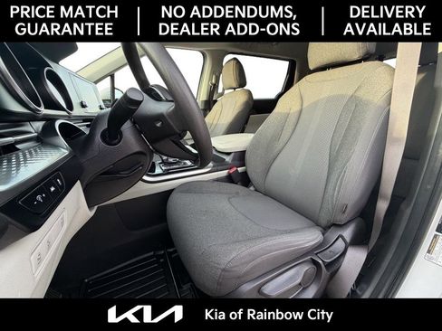 Used 2022 Kia Carnival LX image 10