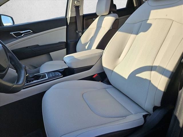 Used 2026 Kia Sportage EX w/ EX Panorama Roof Package FWD image 16