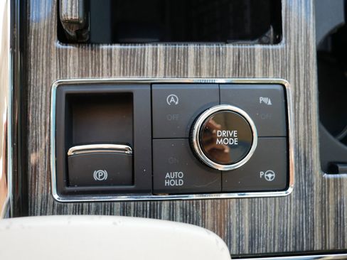 Used 2020 Lincoln Navigator Black Label w/ Cargo Convenience Package AWD/4WD image 31