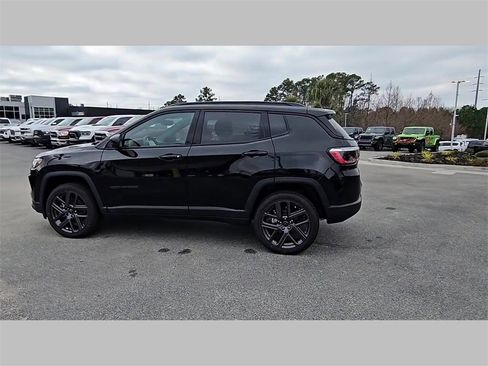 New 2026 Jeep Compass Latitude image 28