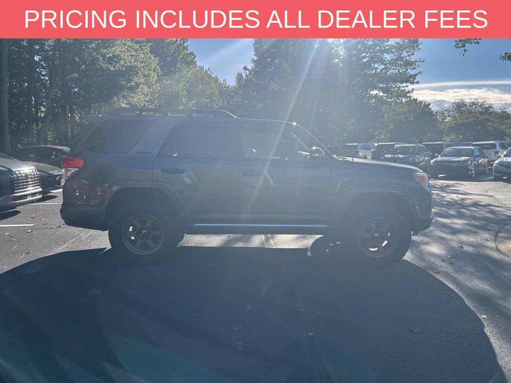 Used 2013 Toyota 4Runner Limited AWD/4WD image 9
