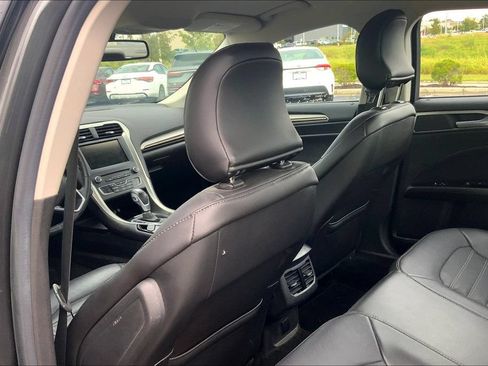 Used 2016 Ford Fusion SE w/ Equipment Group 202A FWD image 8