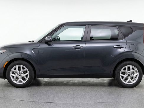 Used 2025 Kia Soul LX w/ LX Technology Package image 5