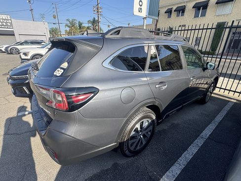 Used 2020 Subaru Outback Premium AWD/4WD image 3