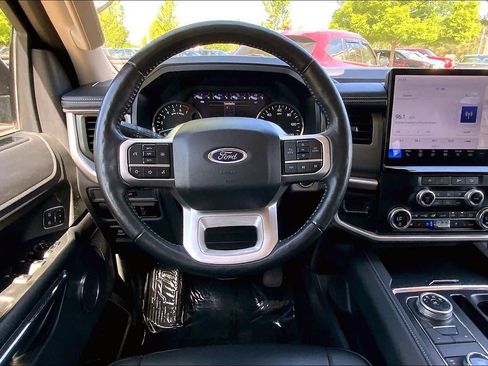 Used 2024 Ford Expedition Max XLT AWD/4WD image 6